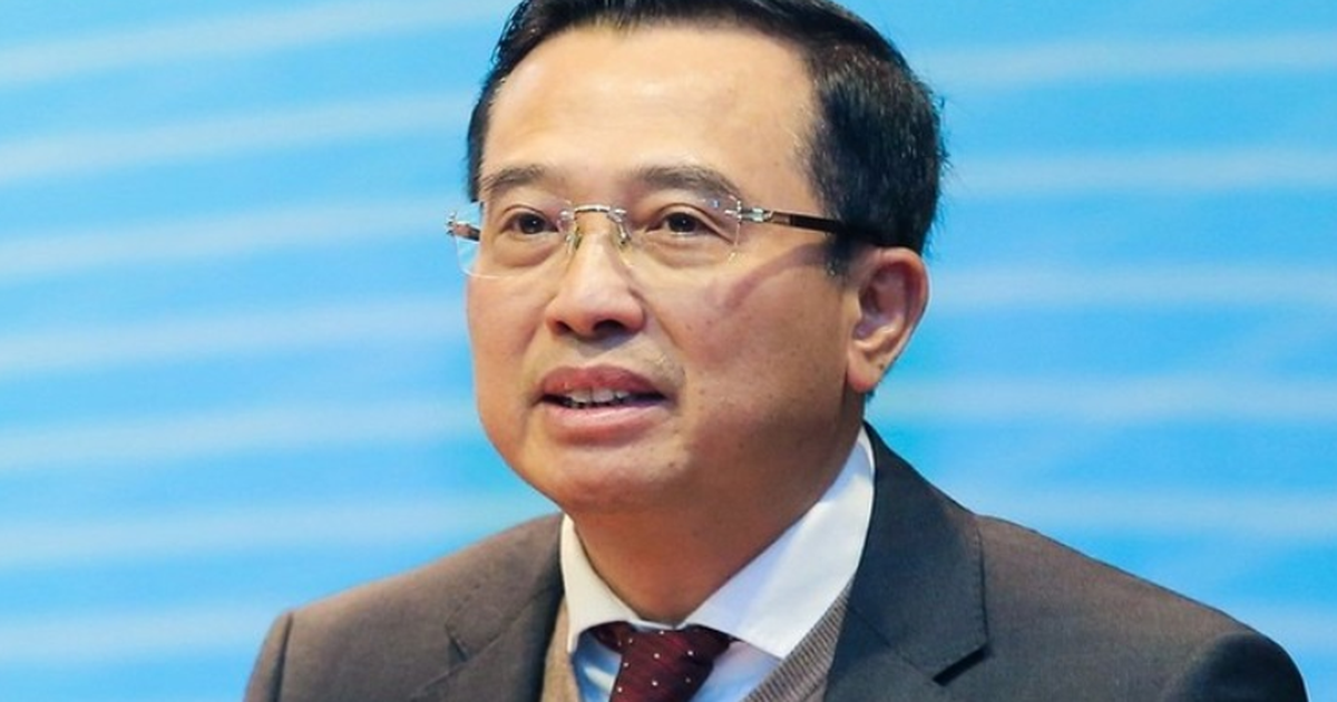 Cựu thứ trưởng Hoàng Quốc Vượng hầu tòa trong "đại án" điện mặt trời