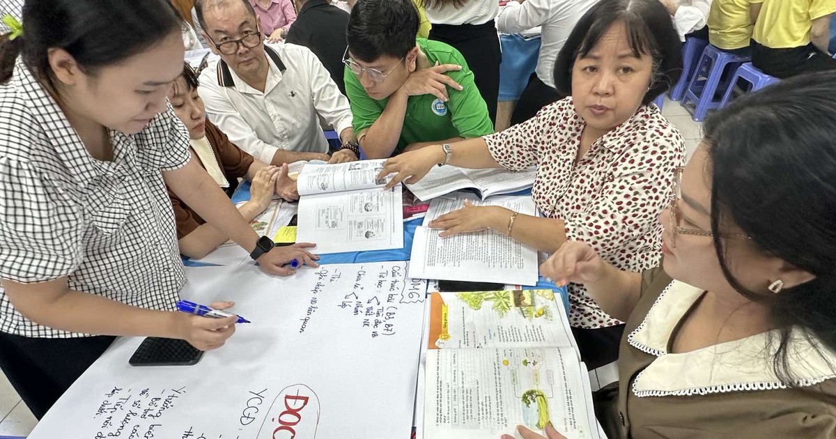 Lựa chọn sách giáo khoa tôn trọng ý kiến giáo viên, vì quyền lợi của học sinh