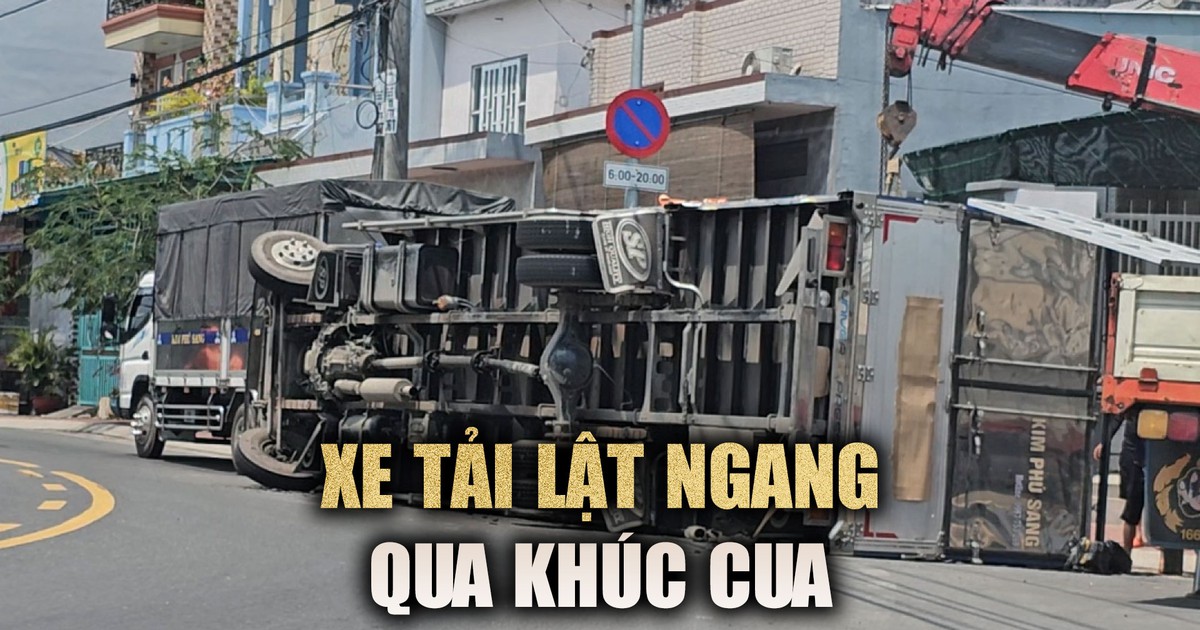 Buổi trưa chật vật vì lật xe tải chở bồn chứa ở Thới Tam Thôn