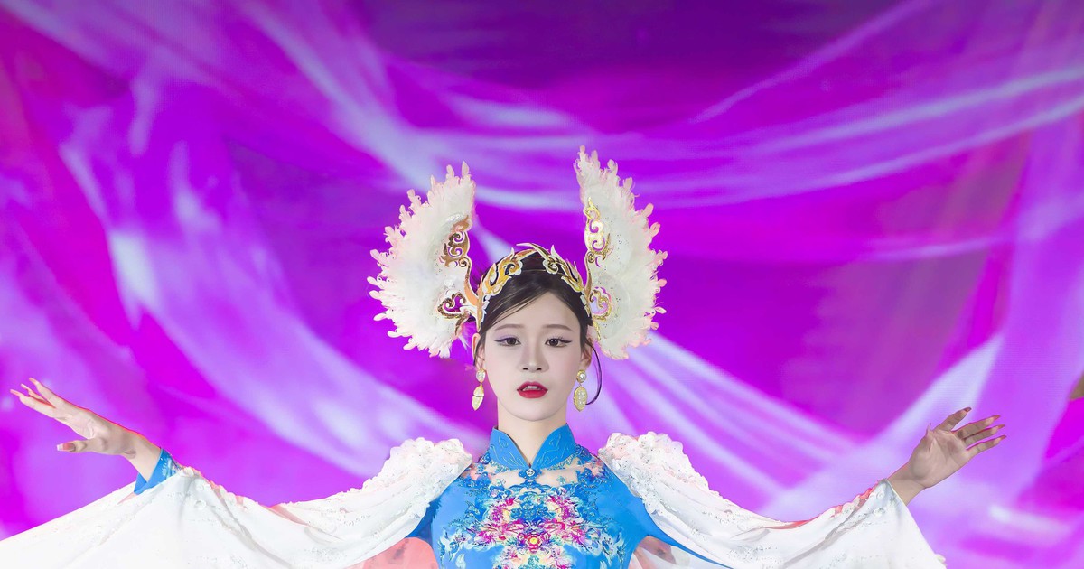 Hơn 40 nhà thiết kế hội tụ tại 'Hương sắc Việt Nam'