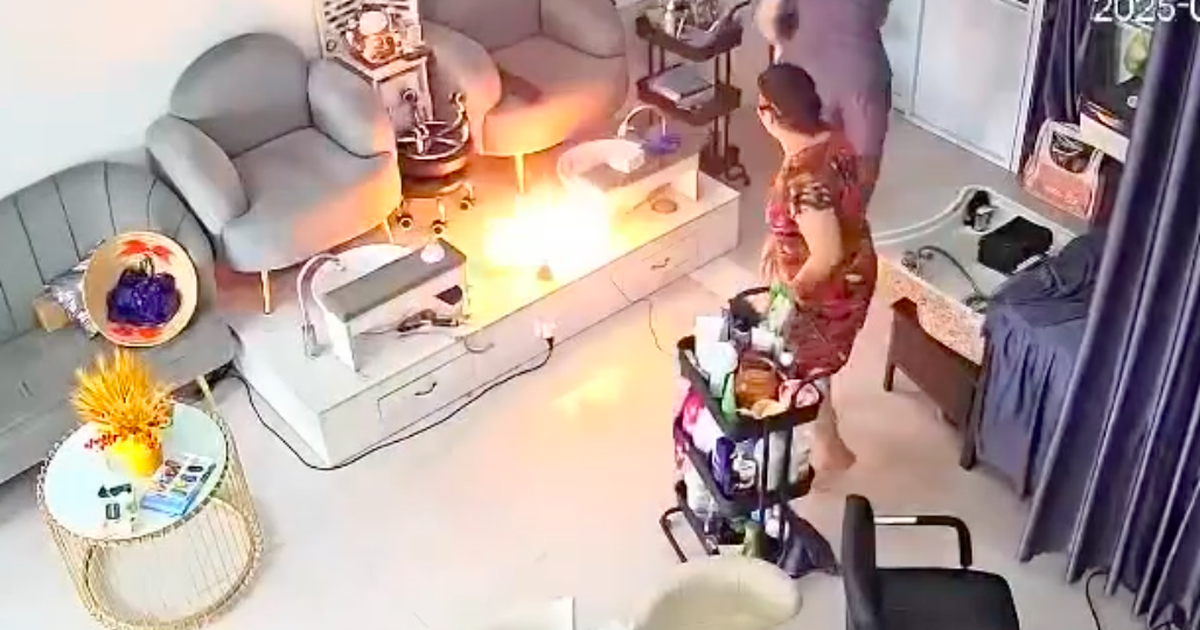 Phía sau clip mẹ chồng nhanh trí dùng khăn dập lửa khi máy ở tiệm làm đẹp phát nổ