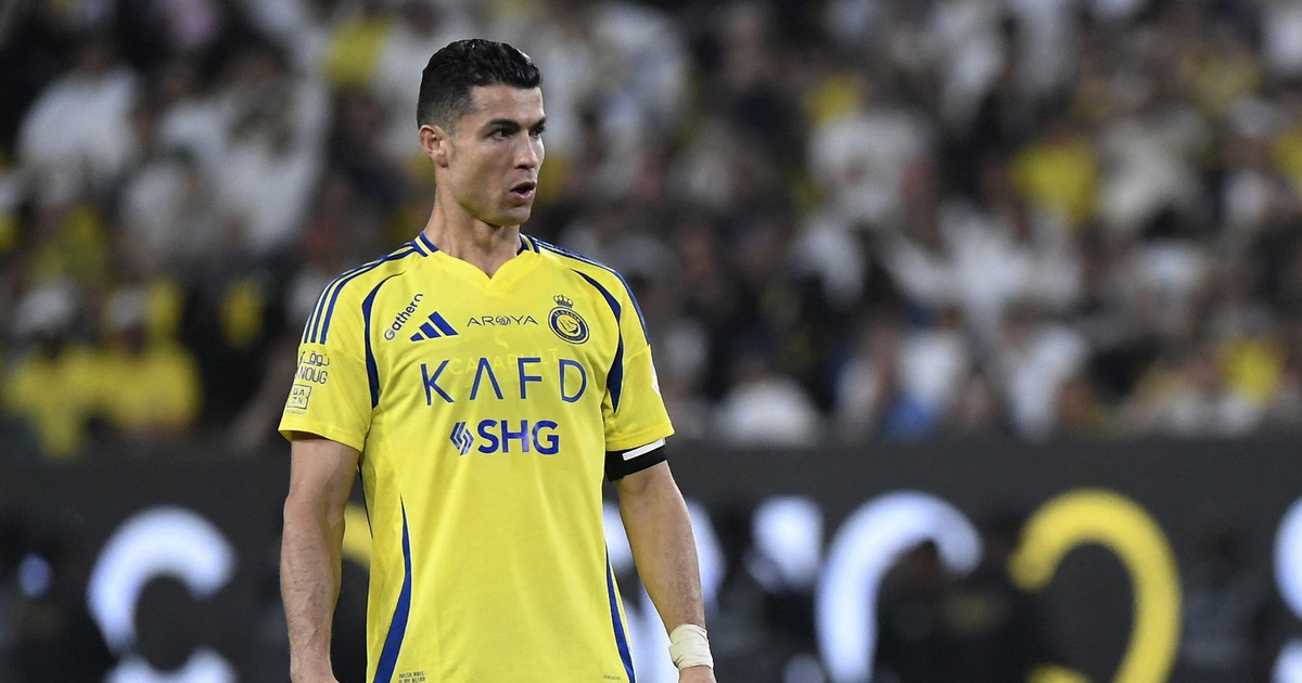 Không để thua Messi, Ronaldo gia hạn 2 năm với Al Nassr và dự World Cup 2026
