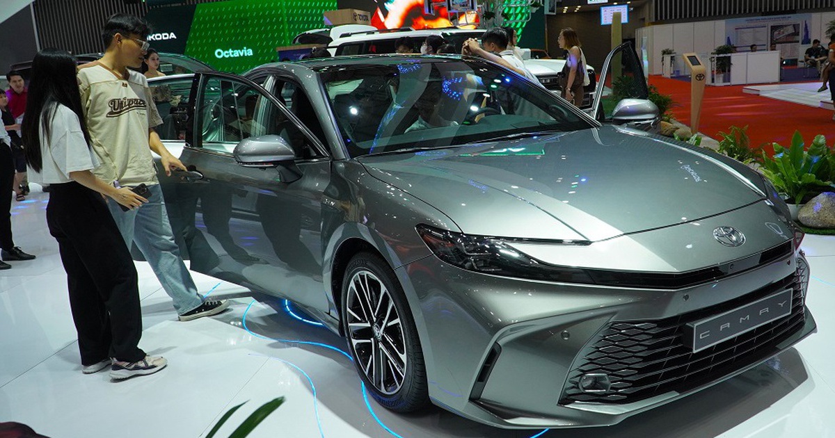 Cứ 10 khách mua xe sedan hạng D, 8 người chọn Toyota Camry