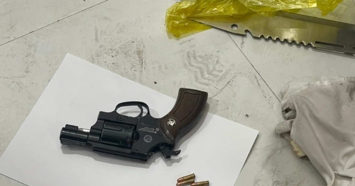 Bị đột kích, nhóm ma túy nổ súng, rút dao chống trả công an