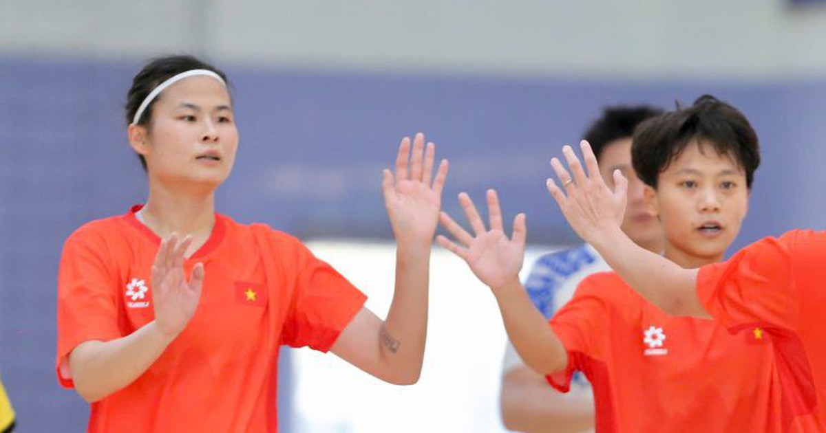 Đội tuyển futsal nữ Việt Nam sang Nhật tập huấn: Thùy Trang lại mơ World Cup