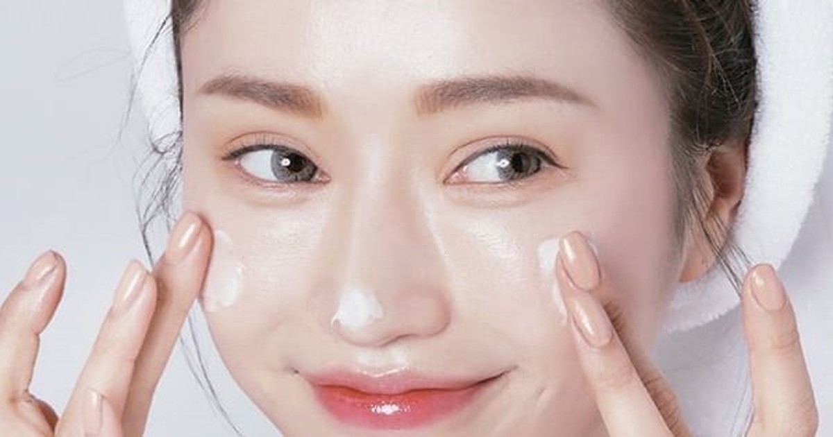 Top 10 kem chống nắng cho da hỗn hợp căng mịn, không bóng nhờn