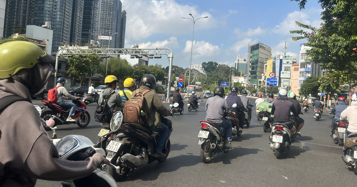 Thường xuyên ra đường, cần bảo vệ mắt trước bụi mịn như thế nào?
