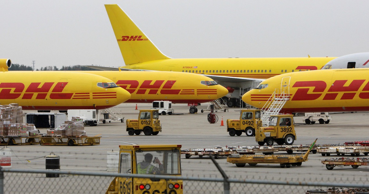 DHL tạm dừng chuyển hàng toàn cầu trên 800 USD cho người tiêu dùng Mỹ