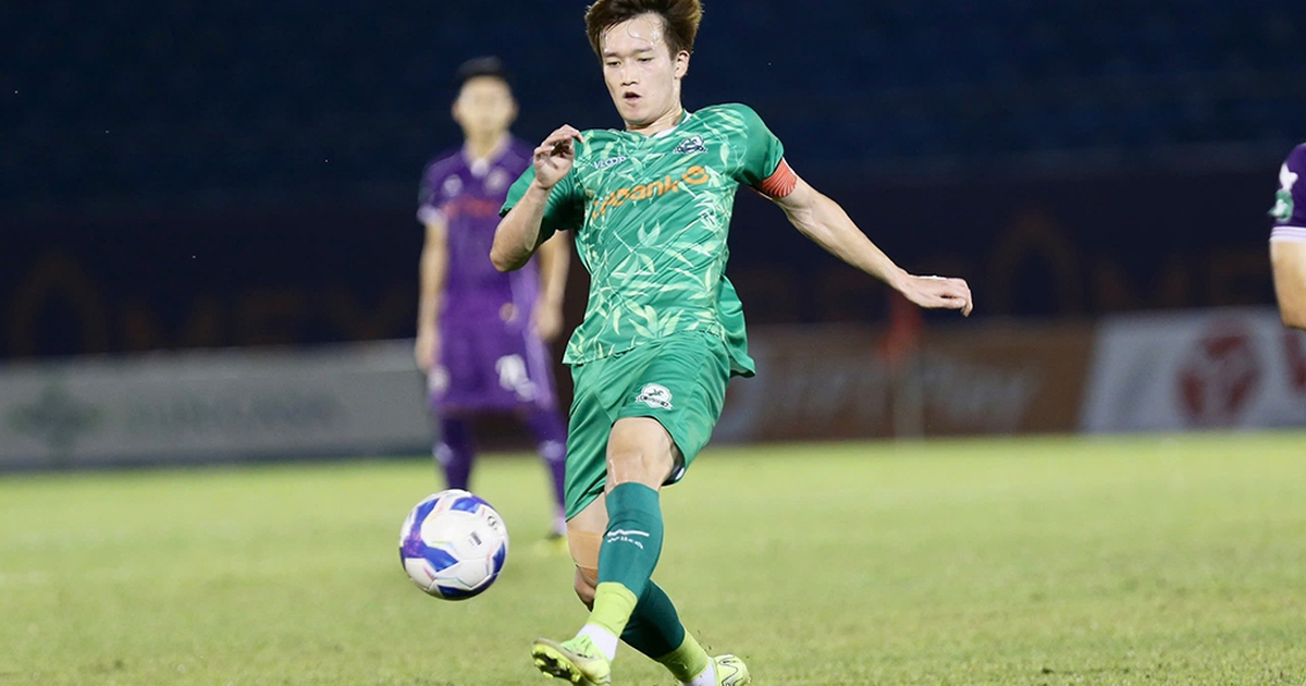 Điều gì ngăn CLB Ninh Bình trở lại V-League dù đang chiếm thế thượng phong?