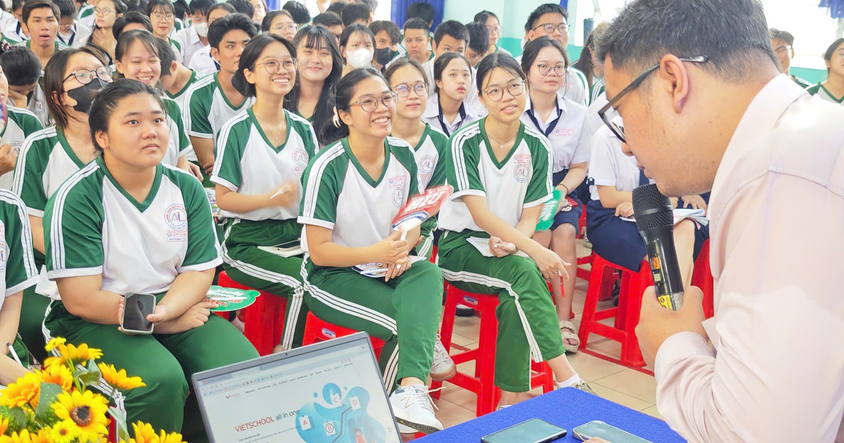 Thi tốt nghiệp THPT năm 2025: Lưu ý về môn tự chọn