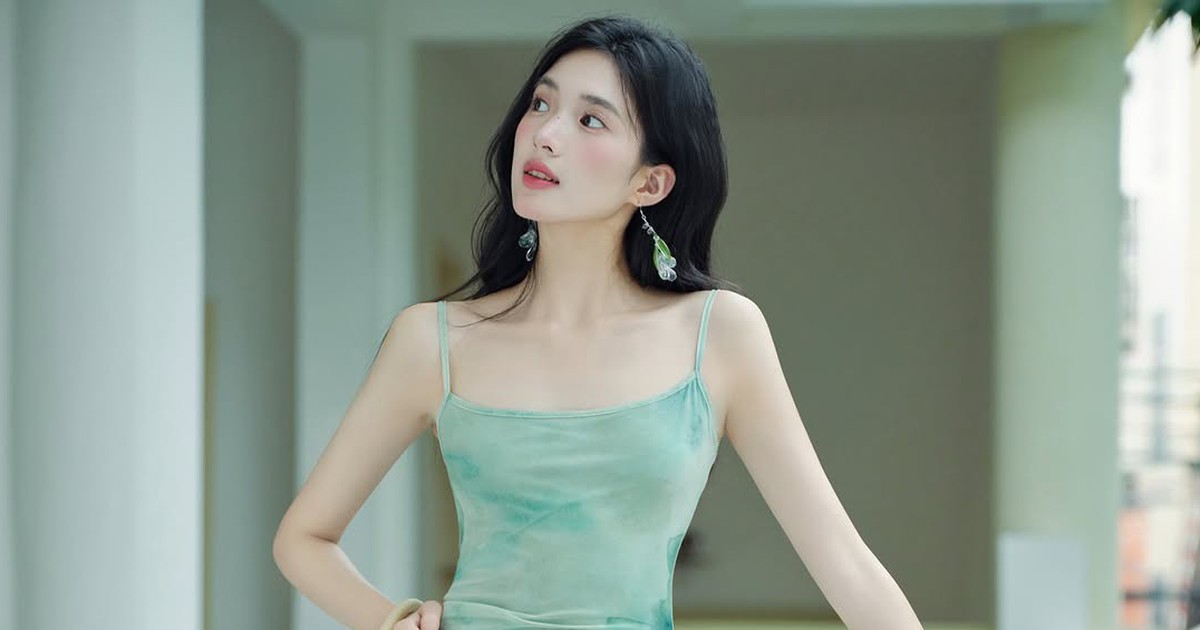 ‘Vũ điệu’ màu sắc qua trang phục loang màu