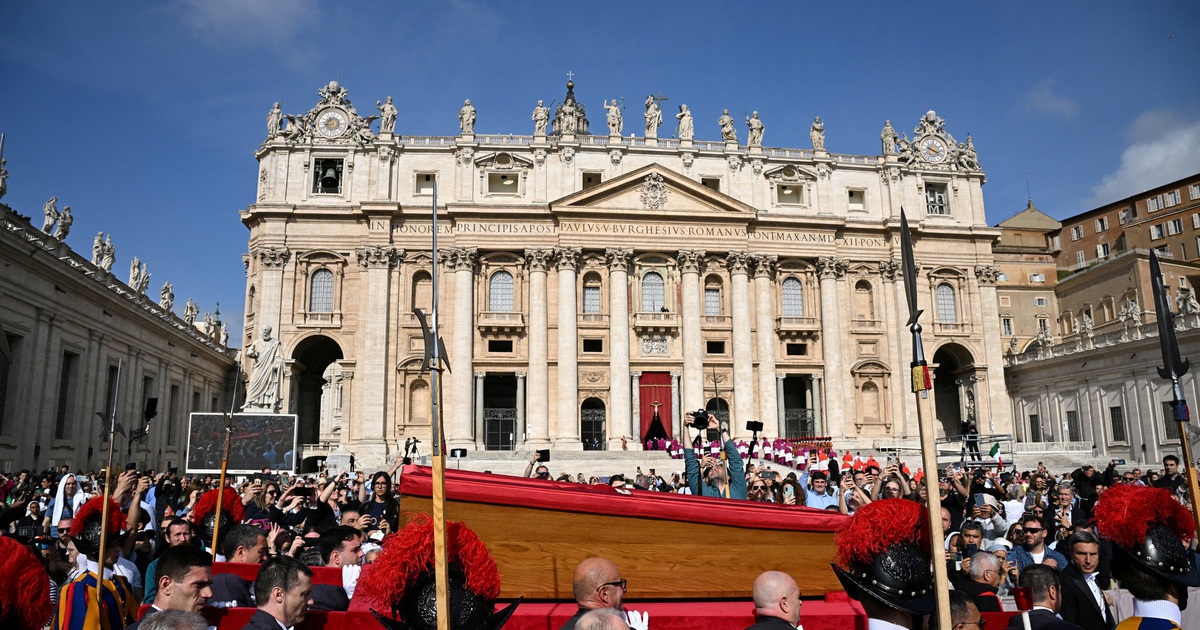 Giáo hoàng Francis về với thánh đường Vatican lần cuối