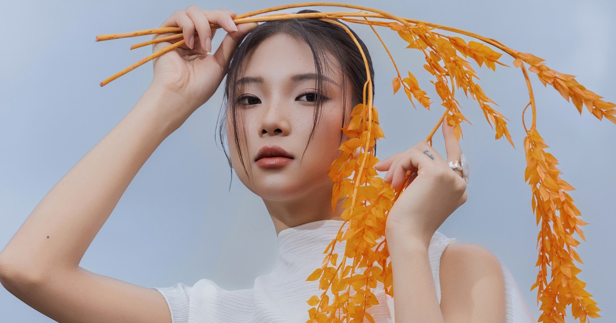 Áo, váy màu trắng sang trọng, thanh lịch tuyệt đối
