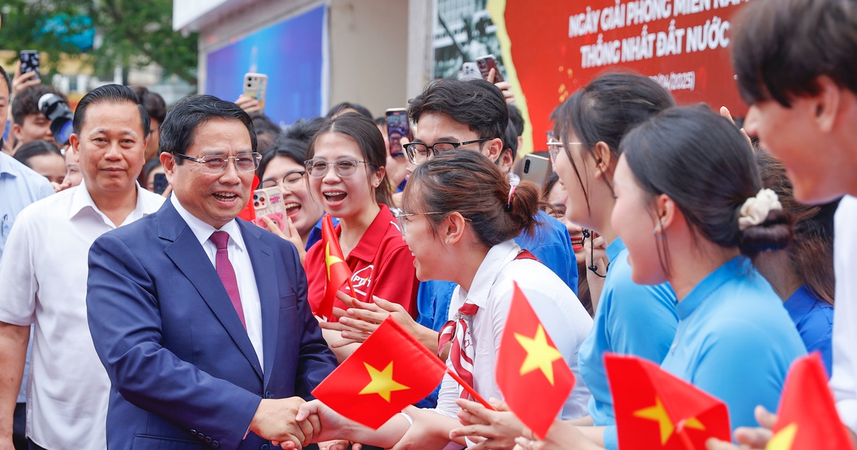 Thủ tướng: Đổi mới sáng tạo, chuyển đổi số để đạt 2 mục tiêu 100 năm