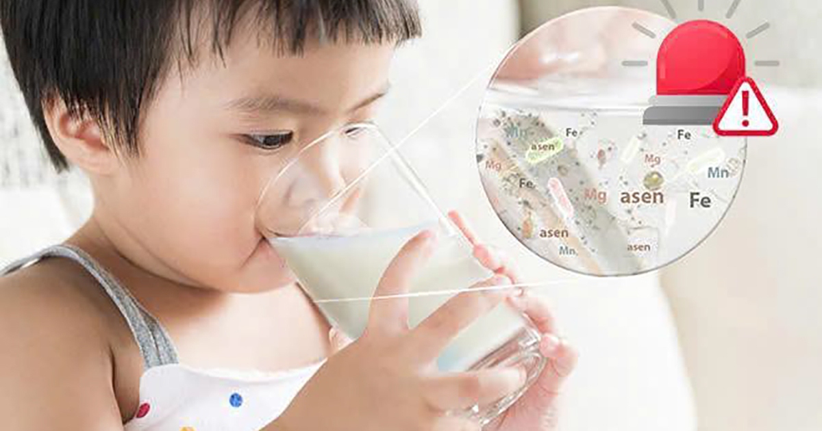 Đừng mắc 2 sai lầm nguy hại về nguồn nước khi pha sữa cho con
