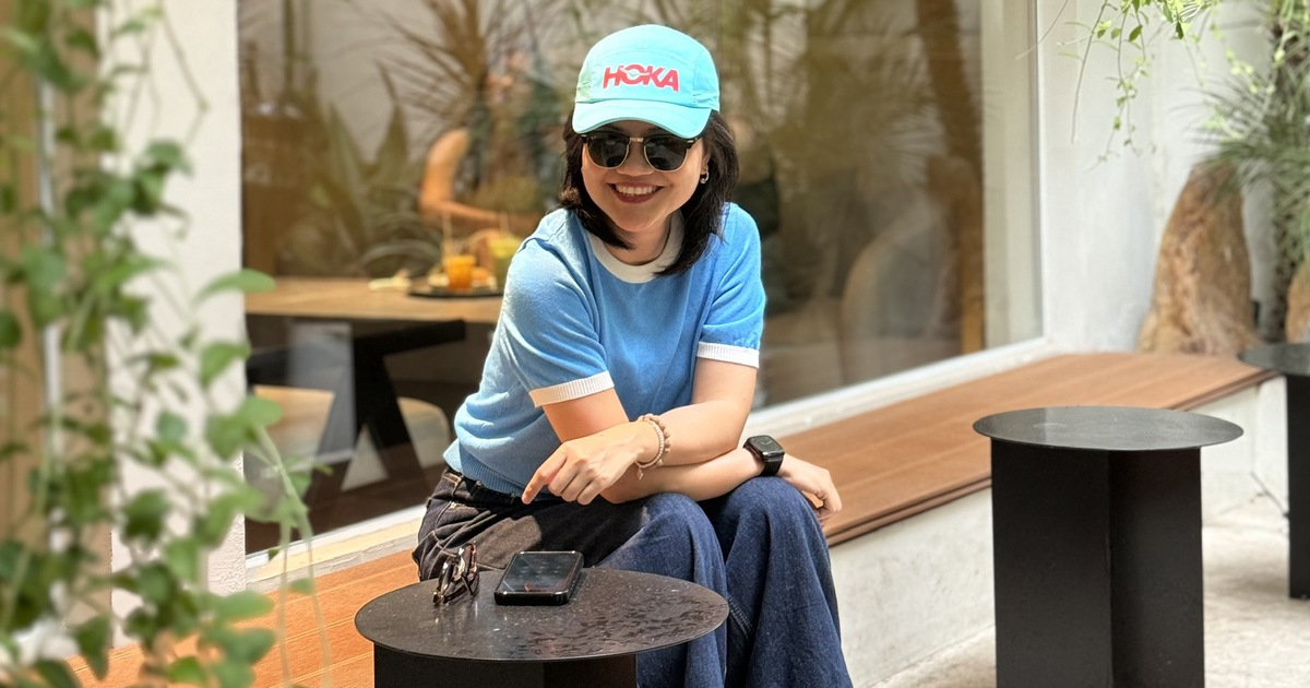Quần jeans ống đứng và giày bệt: sang xịn, mát mẻ trong mùa hè