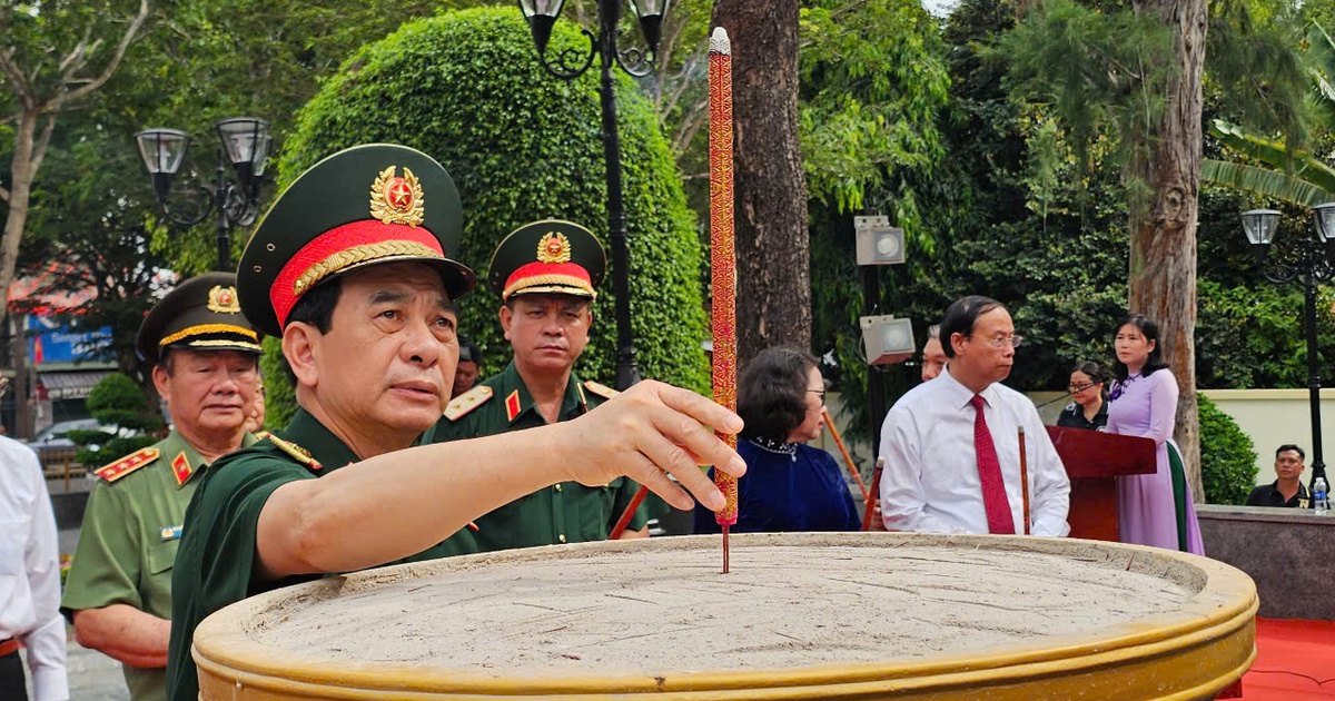 Đại tướng Phan Văn Giang dự khánh thành công viên tượng đài Anh hùng liệt sĩ Võ Thị Sáu