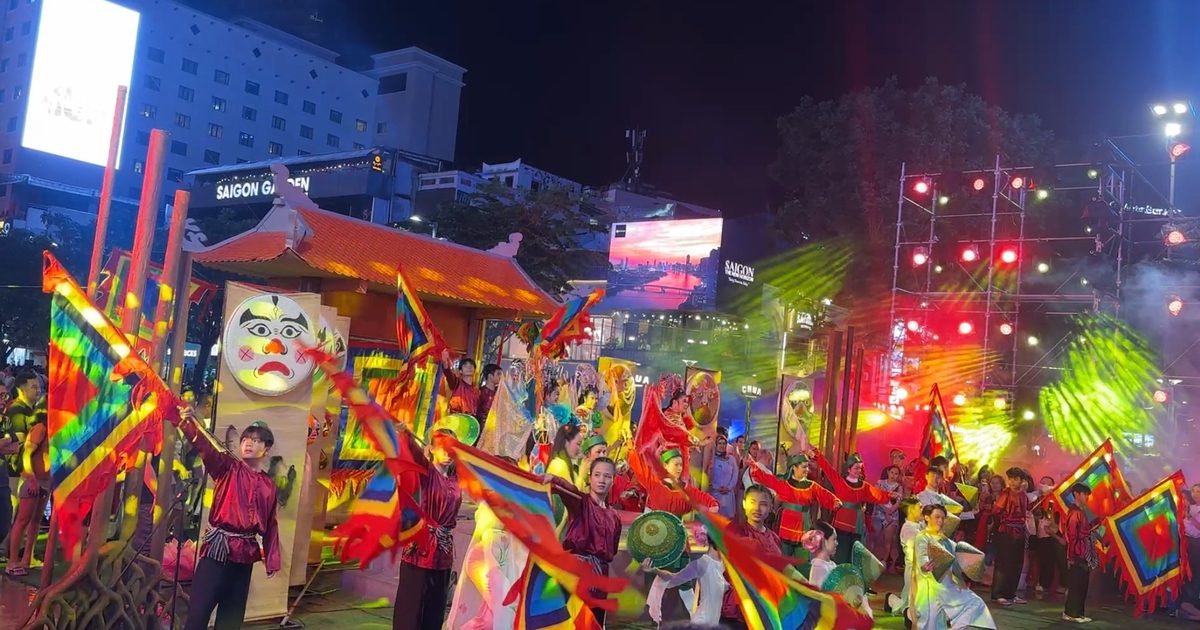 'Sắc màu thành phố Bác' đặc sắc với nhiều loại hình nghệ thuật sân khấu truyền thống