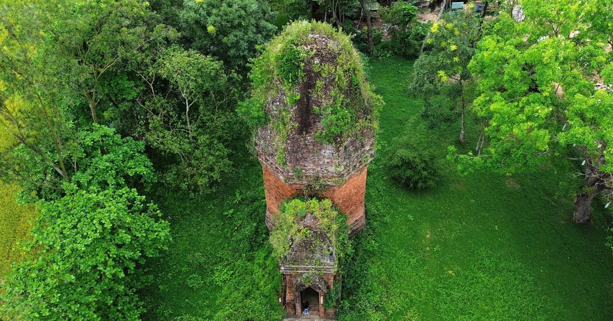 Tháp Chăm nghìn năm tuổi với dáng vẻ huyền bí 'độc nhất vô nhị' ở Quảng Nam