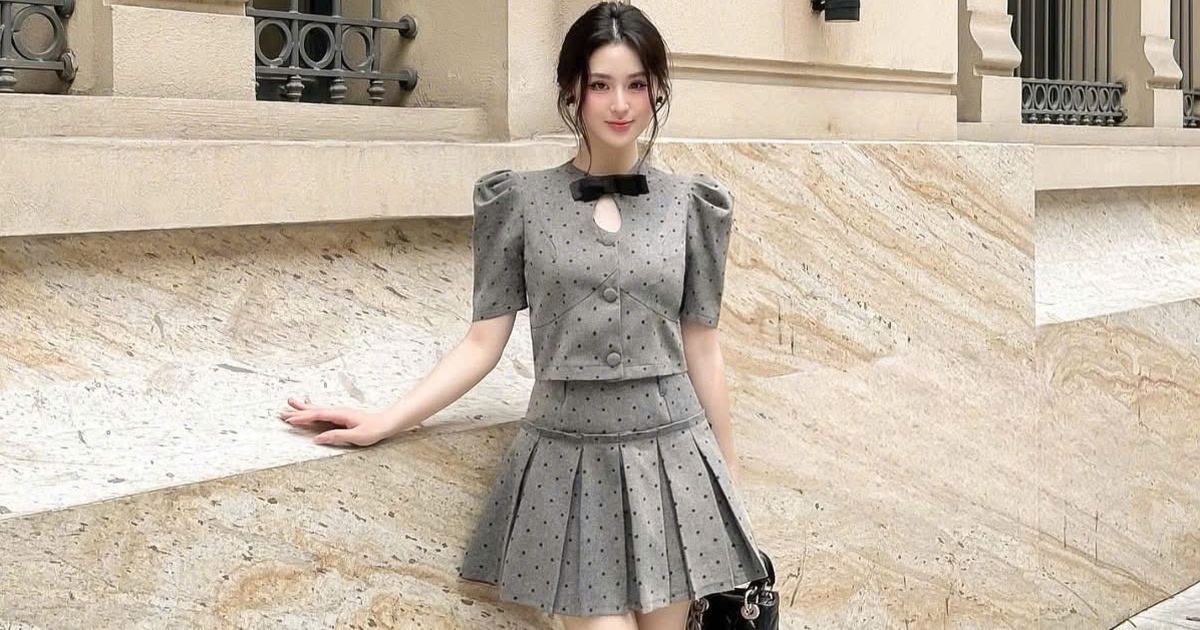 Thanh lịch và trẻ trung với trang phục đồng bộ