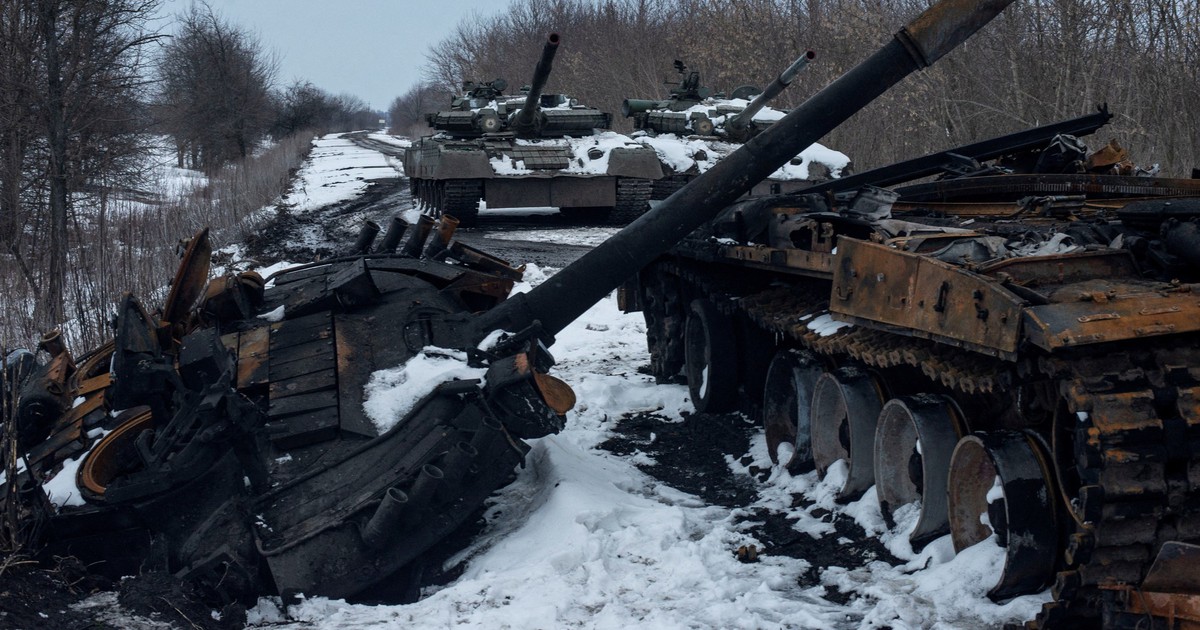Tư lệnh Mỹ nói Nga mất hơn 4.000 xe tăng, Ukraine sắp nhận thêm F-16