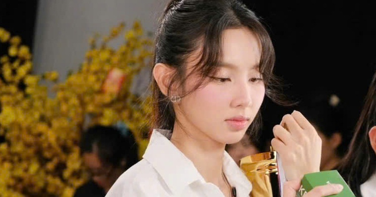 Hoa hậu Thùy Tiên bị tạm hoãn xuất cảnh