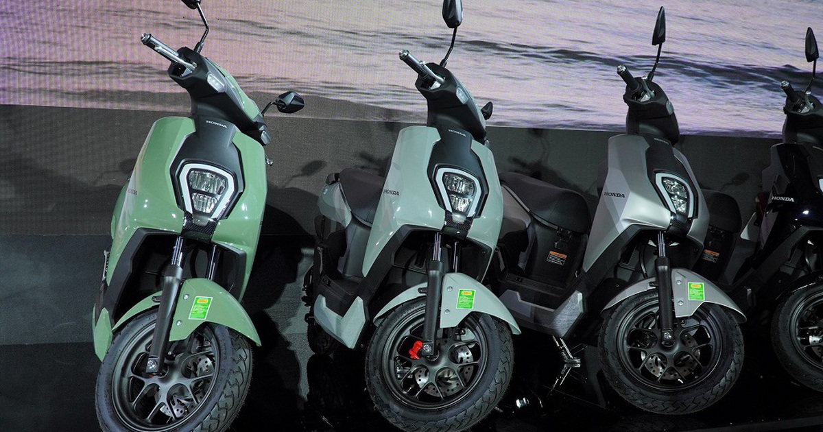Honda mở bán xe máy điện đầu tiên tại Việt Nam, giá từ 26,9 triệu đồng