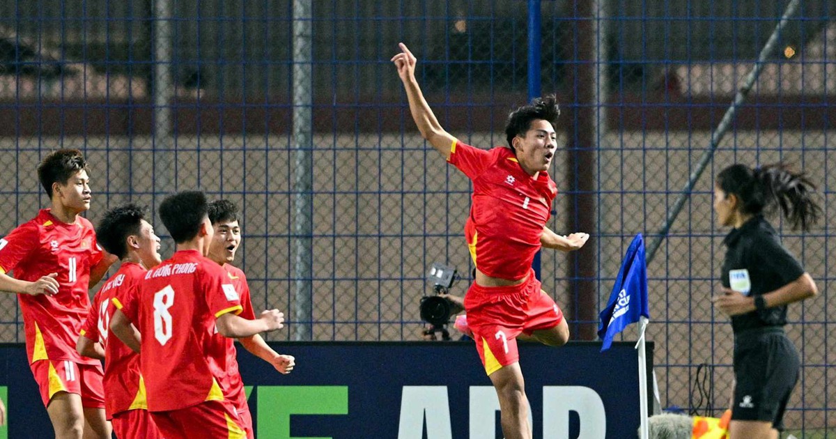 'Tiểu Trọng Hoàng' Duy Khang, tác giả bàn thắng siêu đẹp vào lưới U.17 Nhật Bản: Anh là ai?