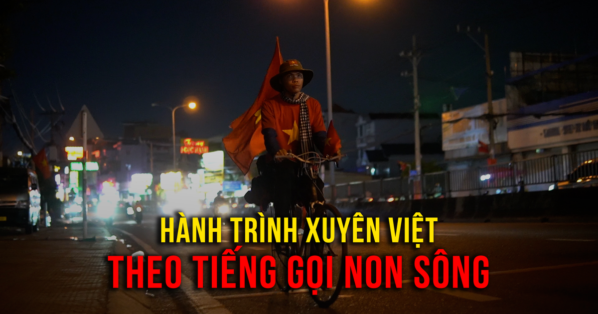 Chàng trai Thanh Hóa vào TP.HCM xem diễu binh trên chiếc xe đạp cũ của ông nội