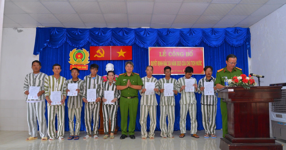 Cà Mau: 98 phạm nhân được đặc xá, nhận căn cước công dân ngay trong trại giam