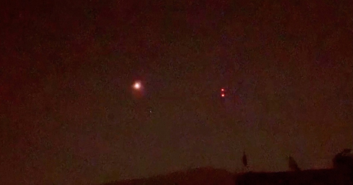 Ấn Độ và Pakistan đều tố nhau vi phạm ngừng bắn, nhiều vụ nổ được ghi nhận