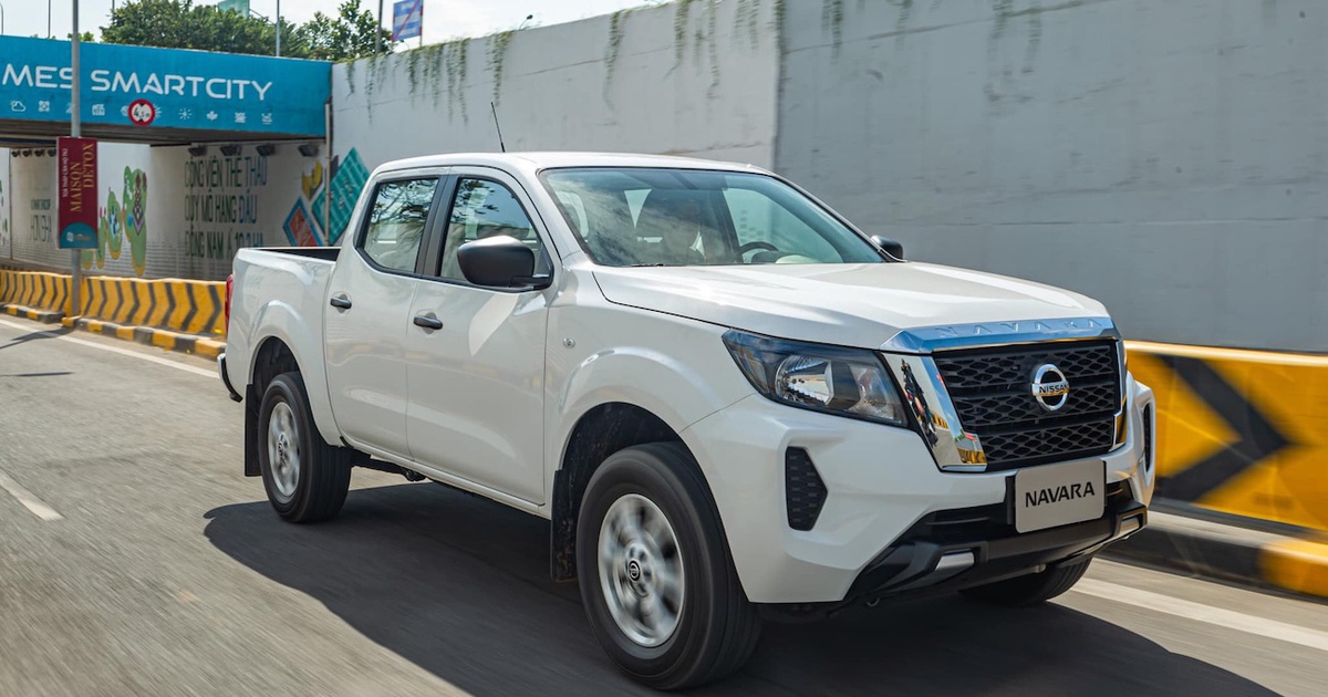 Loạt xe bán tải giảm giá, 'vớt vát' doanh số trước sức ép từ Ford Ranger