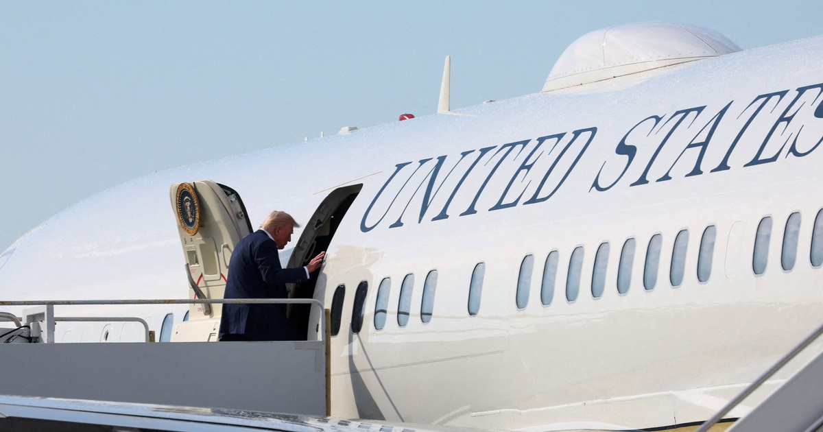 Người ủng hộ ông Trump cũng phản đối món quà máy bay Boeing từ Qatar