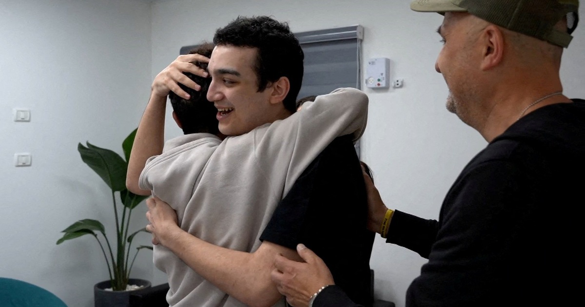 Con tin Mỹ cuối cùng bị Hamas giam cầm đã đoàn tụ với gia đình