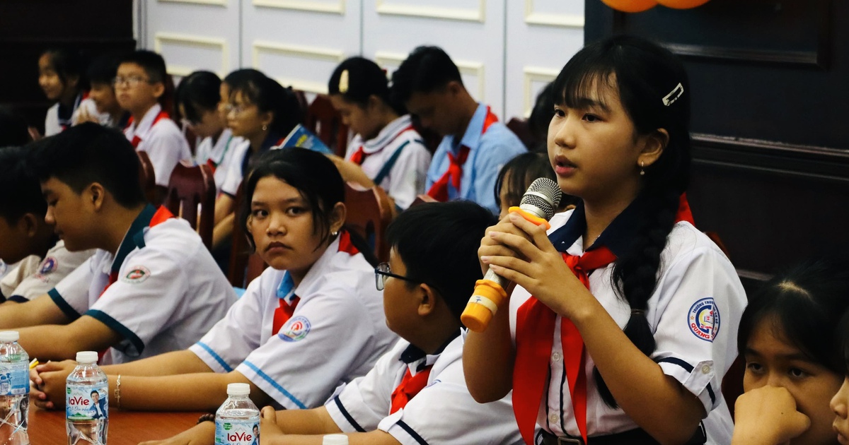 Thiếu nhi Cà Mau chất vấn lãnh đạo tỉnh về sữa giả, thuốc lá điện tử