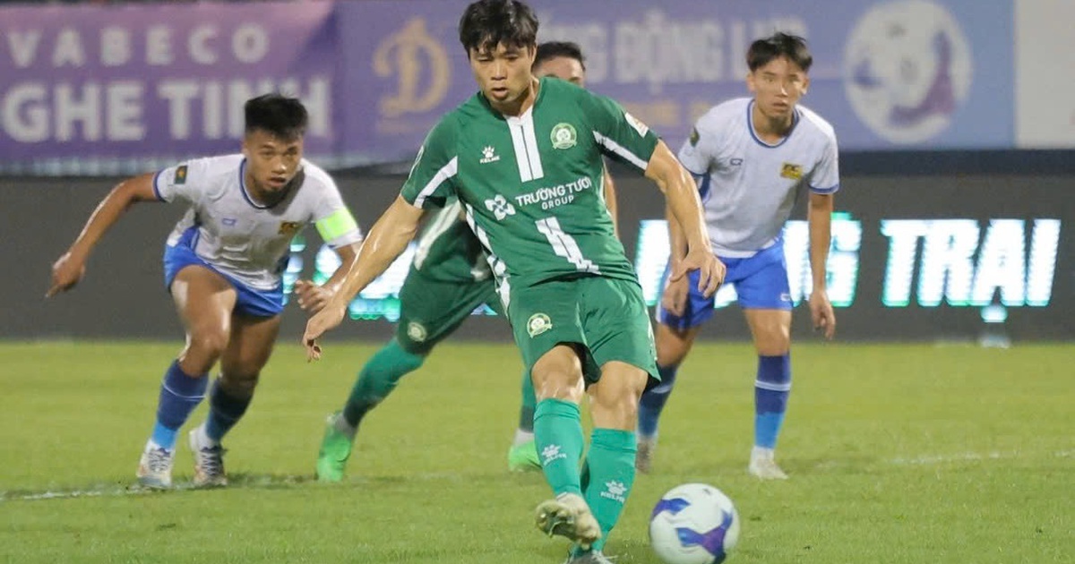 Công Phượng chứng minh giá trị: Trận PVF-CAND chạm trán Bình Phước cực hay!