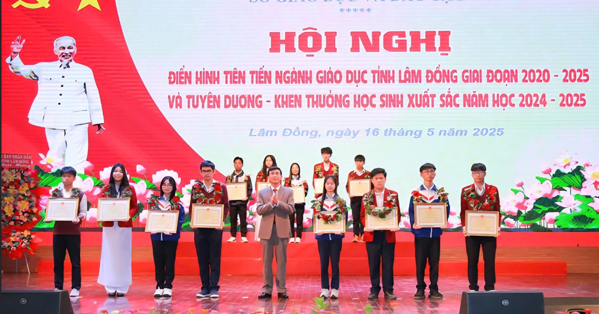 Chủ tịch UBND tỉnh Lâm Đồng yêu cầu ngành giáo dục đẩy mạnh chuyển đổi số