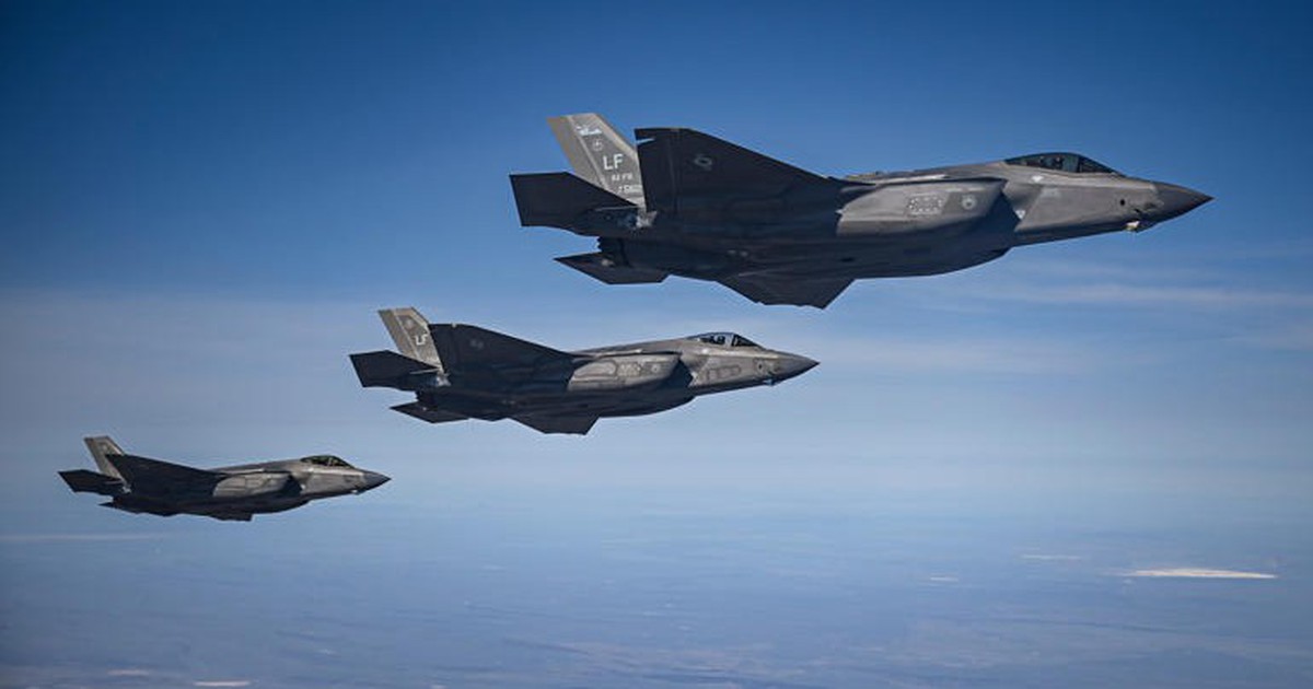 &Ocirc;ng Trump muốn c&oacute; n&acirc;ng cấp &#039;si&ecirc;u F-35&#039; 2 động cơ