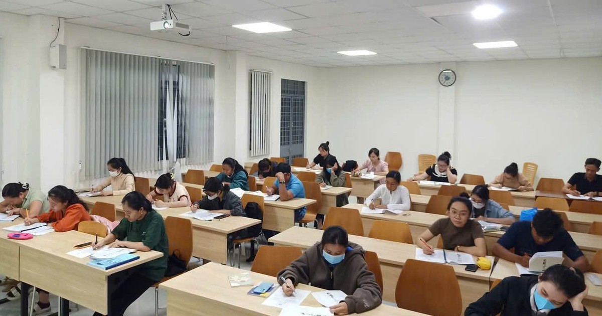 Một trung tâm dạy 'chui' tiếng Trung trong trường công lập tại Bến Tre