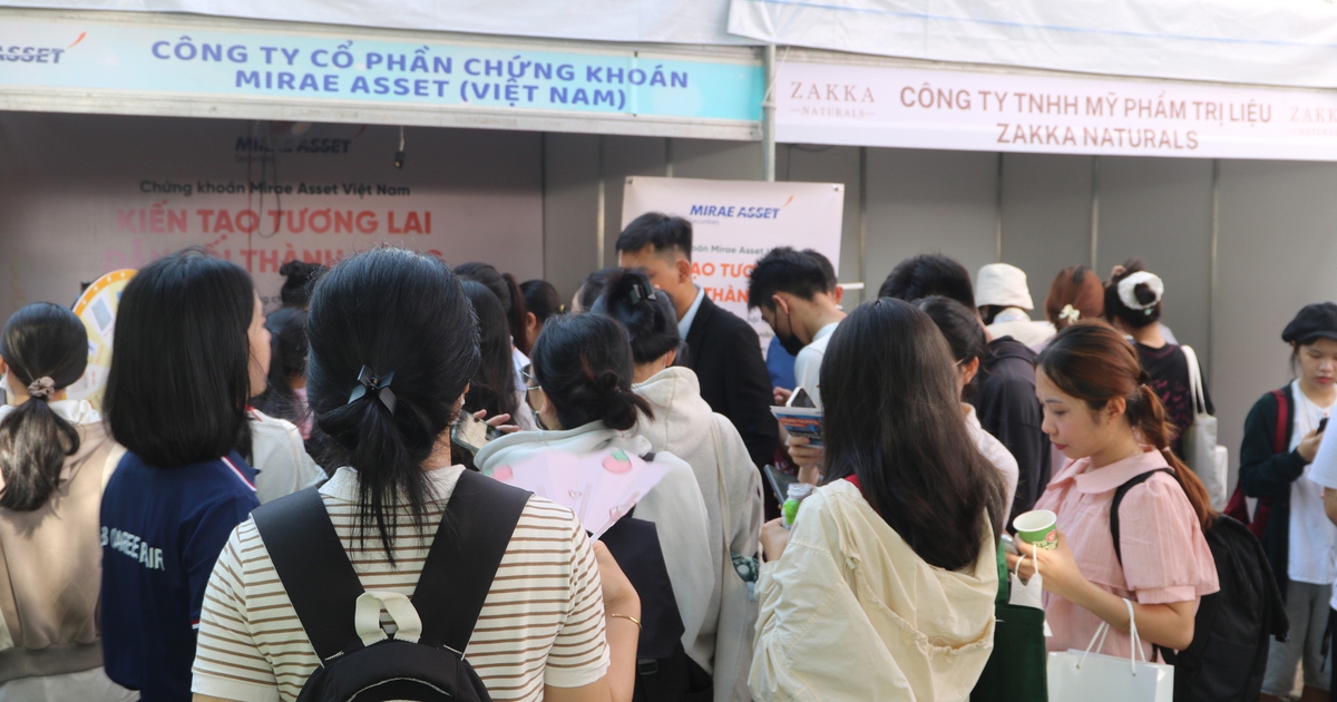 Hơn 20.000 sinh viên tham gia ngày hội việc làm về nhân lực số và AI