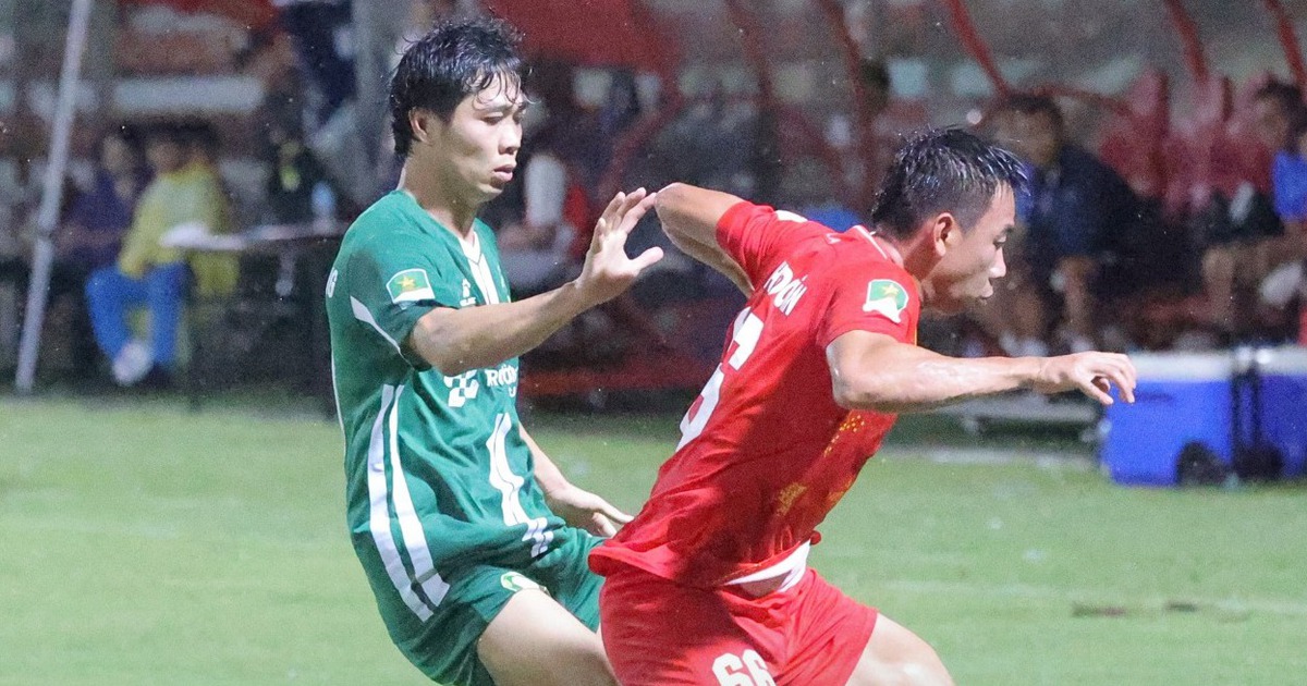Đội tuyển Việt Nam mạnh hơn nếu thầy Kim trao cơ hội cho Công Phượng?