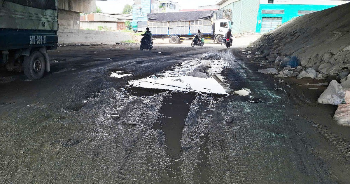 Đường hầm chui nhiều ổ gà