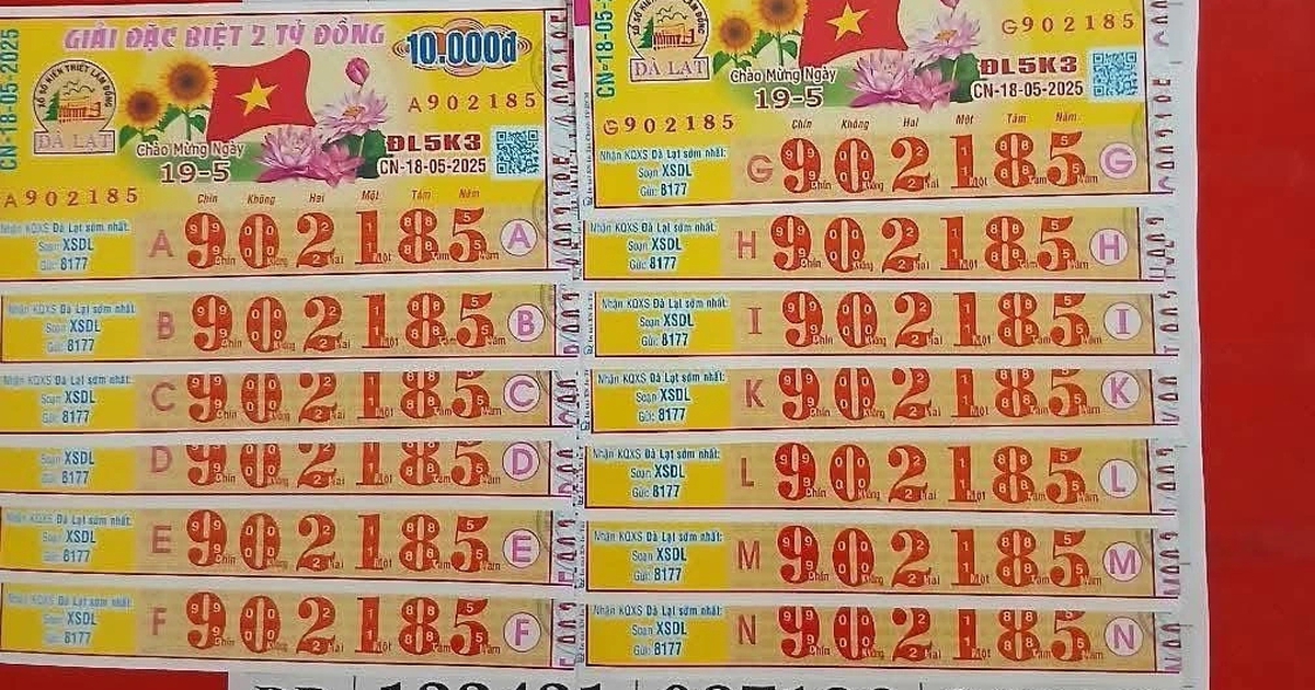 Người đàn ông trúng 13 tờ vé số độc đắc, cả họ đến chúc mừng