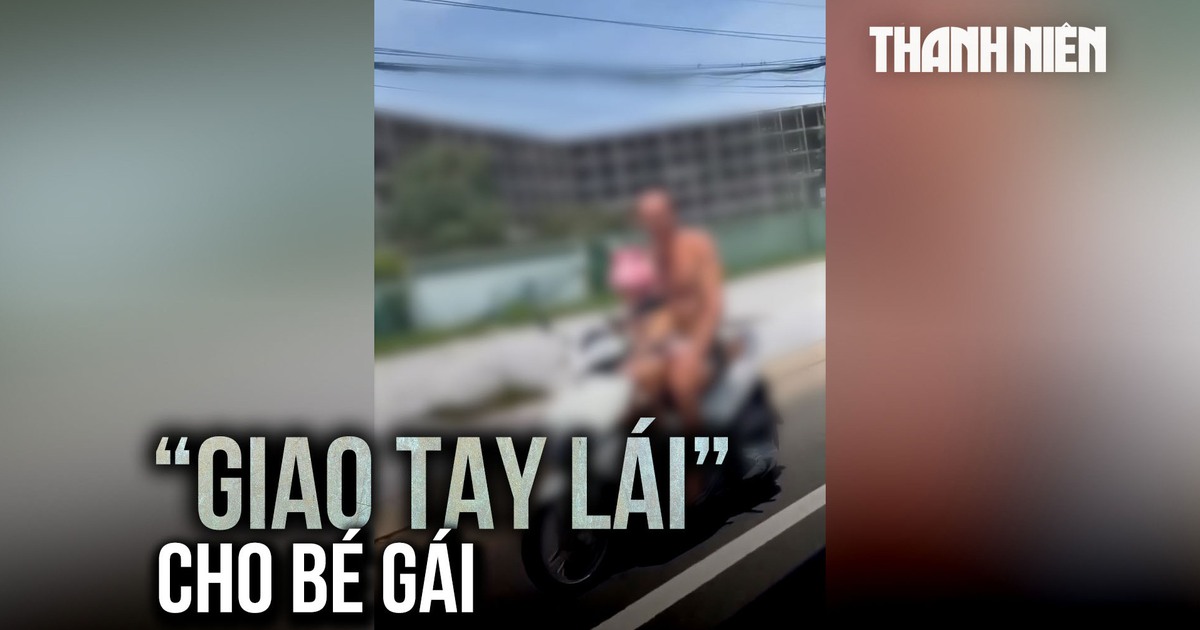 Du khách nước ngoài 'giao tay lái' cho bé gái giữa đường phố Phú Quốc