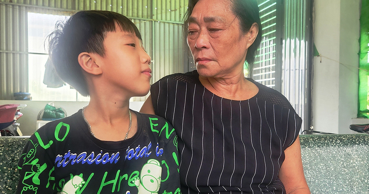 Chồng mất, người vợ khốn khó nuôi con bị viêm não
