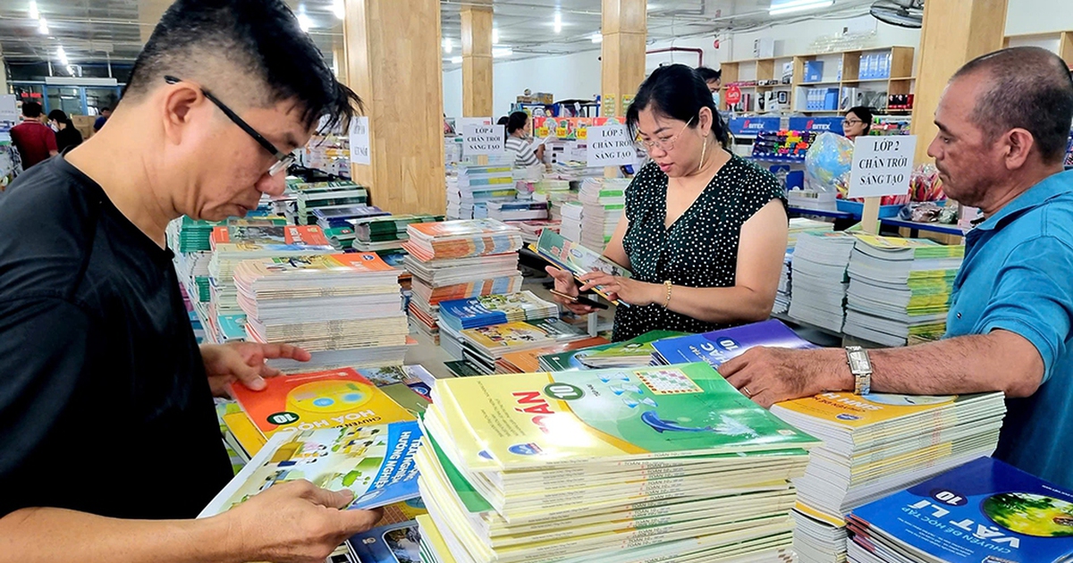 Sửa luật Giáo dục: Cần làm rõ vai trò của Bộ GD-ĐT trong làm SGK