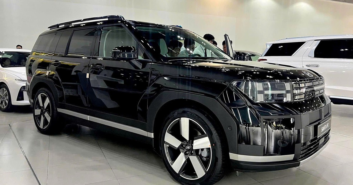 Doanh số Hyundai Santa Fe tại Việt Nam thấp kỷ lục, vì đâu nên nỗi?