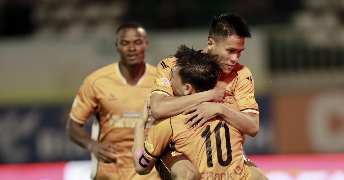 Bảng xếp hạng V-League: Bình Dương chính thức trụ hạng, Đà Nẵng cực khốn khó