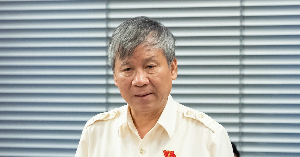 'Có những mâm cơm liên hoan giá vài tạ thóc'