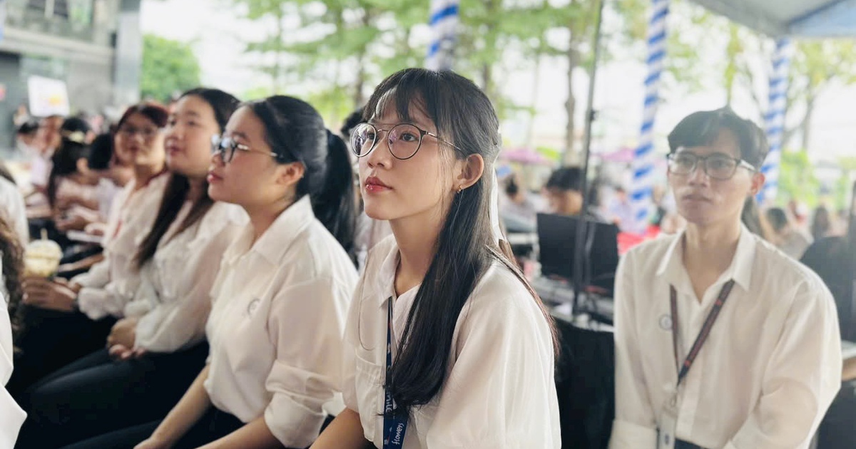 Tuyển Sinh Đại Học 2025: Điều Gì Cần Biết Về Ngành Luật?